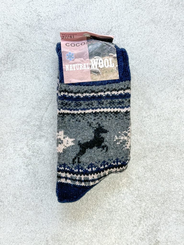 صفحه اصلی 54 جوراب ساقدار بافت پشمی طرح گوزن