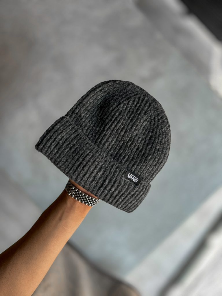 صفحه اصلی 30 کلاه بافت ریز Vans کد 583