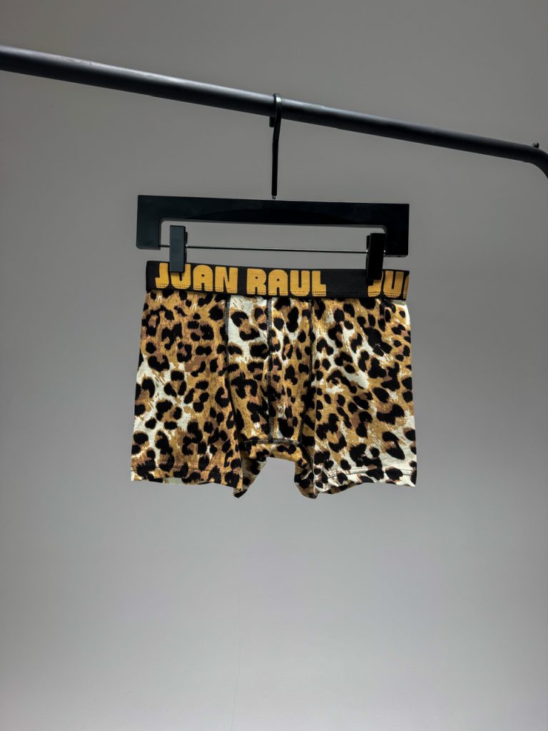 شورت مردانه پادار Leopard برند Juan Raul