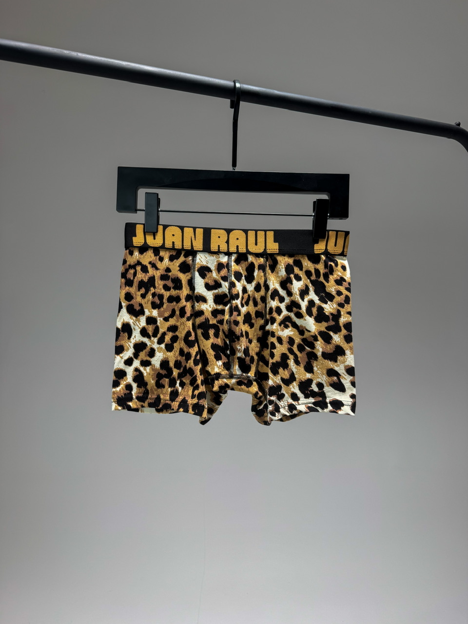 شورت مردانه پادار Leopard برند Juan Raul